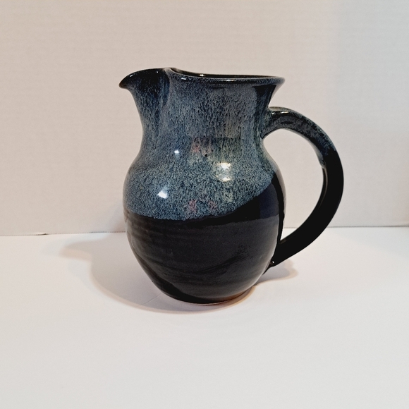 Studio Art Drip Glaze‎ Pottery Pitcher Artist Signed P.Maley 04 - Picture 2 of 7